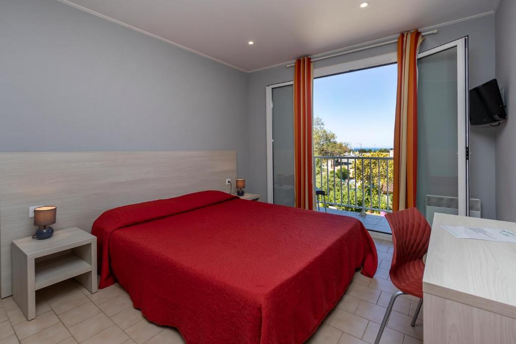  - HOTEL ARCU DI SOLE **