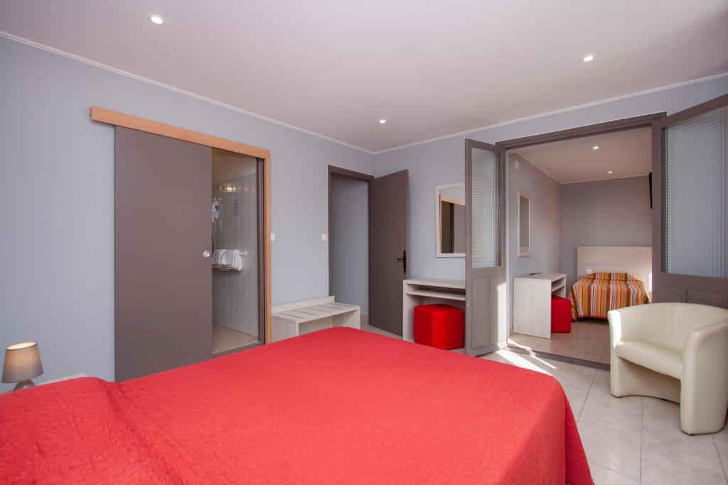  - HOTEL ARCU DI SOLE **