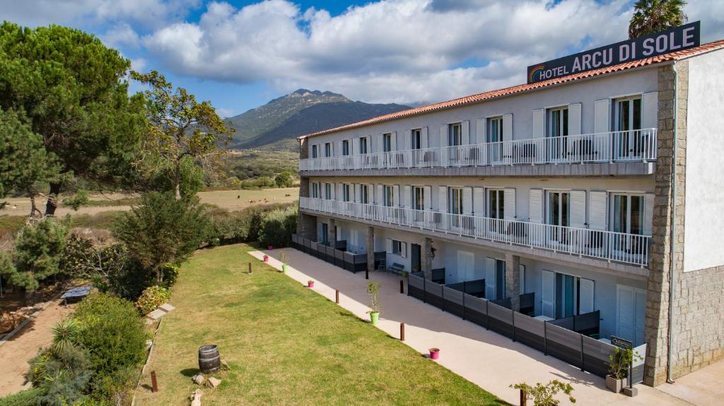  - HOTEL ARCU DI SOLE **